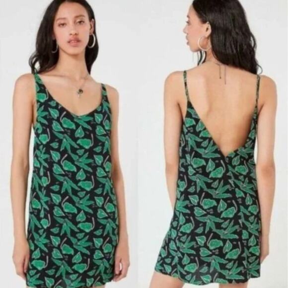 Urban Outfitters Zoe Leaf Printed Crepe Slip Dress - Picture 1 of 6